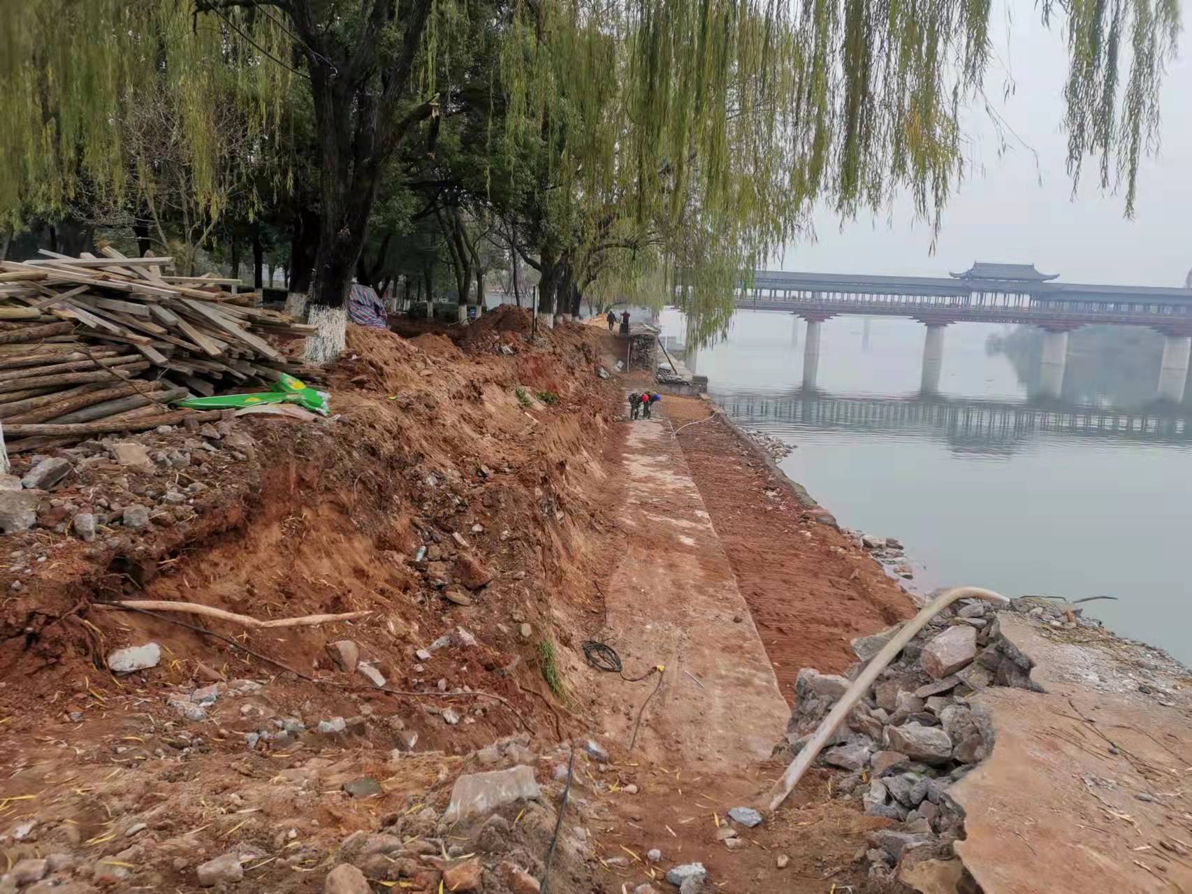 吉州區贛江西堤除險加固工程施工現場(chǎng)